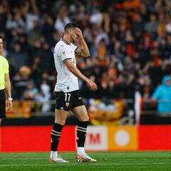 Yaremchuk se retira con molestias