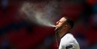 El ímpetu de Walker escupiendo agua