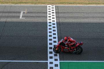 Marc M¨¢rquez entrando en meta.