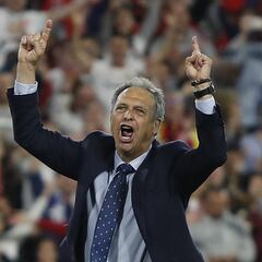 Caparrós: "Esto es el Sevilla y aquí hay que mamar"