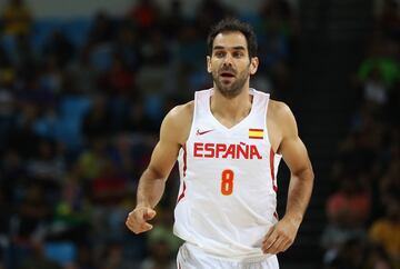 Cuarto espa?ol en desembarcar en la NBA tras Fernando Martín, Pau Gasol y Raúl López. Fue en 2005 con 24 a?os tras su paso por el Lucentum Alicante, Fuenlabrada y Baskonia. Con el conjunto vitoriano ganó la Copa del Rey de 2004. Pasó 14 temporada en la Liga norteamericana en siete franquicias diferentes, entre ellas, unos Toronto Raptors con los que debutó y con los que se convirtió en el primer espa?ol en ganar un partido de los playoffs en 2007. Con los canadienses, además, logró el mejor porcentaje de tiros libres de la NBA en 2009 con un 98,1%. Estuvo cerca de ganar el anillo en 2018 con Cleveland Cavaliers. El base de Villanueva de la Serena (Extremadura) es el séptimo jugador con más internacionalidades con una Selección con la que ocho medallas: dos oros (Mundial 2006 y Eurobasket 2011), cuatro platas (Juegos 2008 y 2012; Eurobasket 2003 y 2007) y dos bronces (Eurobasket 2013 y Juegos 2016). Se retiró en 2019 y pasó a formar parte del Sindicato de Jugadores de la NBA. Ahora, es asesor de Cleveland Cavaliers.