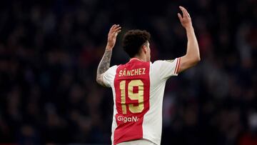 Jorge Sánchez y Edson Álvarez firman un partidazo con el Ajax