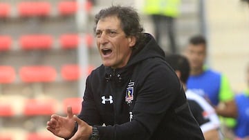 Salas aclaró cuándo decidirá si Paredes juega ante Palestino