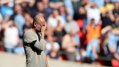 Pep Guardiola, entrenador del Manchester City, se lamenta durante el partido de FA Cup ante el Liverpool.