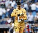 Courtois, para olvidar: pitos de la grada y cambiado en el descanso