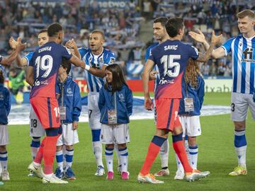 Saludo de los jugadores 