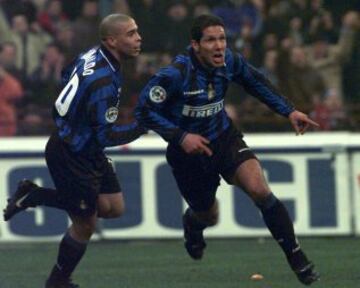 Simeone abandon¨® las filas rojiblancas para engrosar las del Inter de Mil¨¢n, donde coincidir¨ªa con jugadores como Ronaldo.