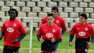 <b>FUTURO EN EL AIRE. </b>Ibrahima, Juanito y Cabrera están a la espera de conocer su futuro.