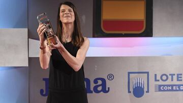 Beitia: "Ahora aprendo a jugar al tenis, a esquiar, subo montañas..."