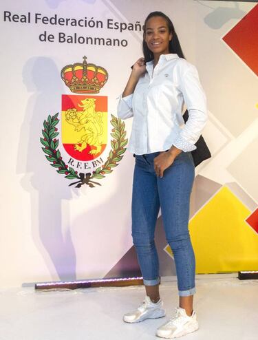 Seynabou Mbengue, aprendiz de 'guerrera' en el Mundial