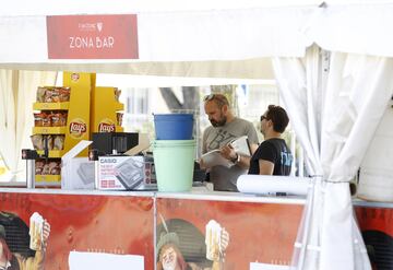 Ya están preparadas las Fan zones del Sevilla y Barça