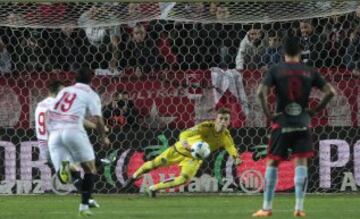 Parada de Rubén al tiro de penalti de Gameiro.