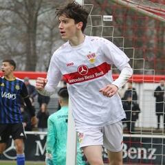 Efe Korkut, del Stuttgart, seguido con atención por el Athletic