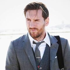 Neymar y el Kun Agüero vacilan a Messi al verle con el nuevo y carísimo traje formal del Barça