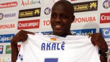 <b>FICHAJES</b> Kanga Akalé ha sido la última incorporación del Recreativo de Huelva.