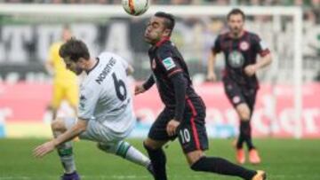 Marco Fabi&aacute;n jug&oacute; 54 minutos en la derrota del Eintracht.
 