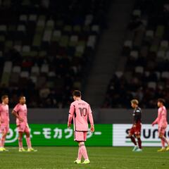 Messi finaliza su gira asiática con una derrota en Japón
