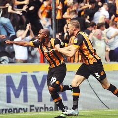 Estupiñán sigue en racha: triplete en victoria del Hull City