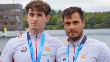 Adrián del Río y Rodrigo Germade con las medallas de plata.