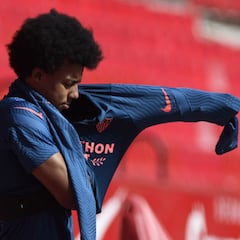 Koundé, la duda que no cesa