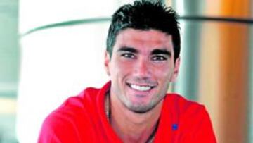 <b>NO CUAJÓ. </b>Reyes posa a los pocos días de fichar por el Atlético. En el Calderón nunca acabó de dar su mejor nivel.