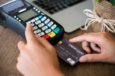 Las tarjetas VISA y Mastercard ya no pedirán firma al pagar, ¿es buena idea?