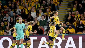 Soccer Football - FIFA Women's World Cup Australia and New Zealand 2023 - Third Place Playoff - Sweden v Australia - Brisbane Stadium, Brisbane, Australia - August 19, 2023 Sweden's Fridolina Rolfo celebrates scoring their first goal with Kosovare Asllani and Amanda Ilestedt REUTERS/Dan Peled