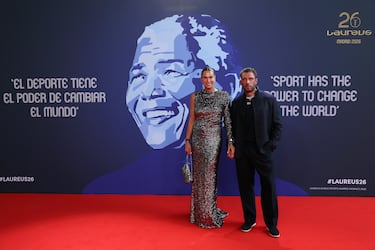 La tenista bielorrusa Aryna Sabalenk y su pareja, Georgios Frangulis, a su llegada a la ceremonia de entrega de los Premios Laureus.