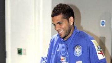 <b>FELIZ. </b>Alves se ha mostrado muy contento con fichaje por el Barça.