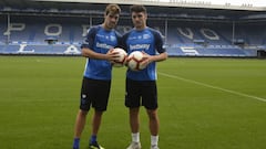 El capit&aacute;n Manu Garc&iacute;a, y Ximo Navarro, uno de los fichajes, ayer en Mendizorroza.