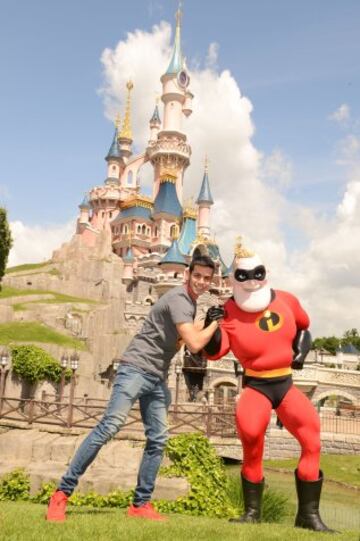 Antes del GP de Le Mans Hayden, Redding, di Meglio, Torres, Zarco y Aegerter han disfrutado de un divertido día  en Disneyland París.