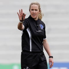 Joy Neville: la árbitra que es historia viva del rugby