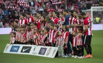 El once inicial del Athletic Club. De pie: Lekue, San José, Beñat, Bóveda, Iñaki Williams, Aduriz, Susaeta, Iraizoz, Raúl García, Gurpegui y Balenziaga. 