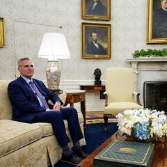 What would happen if the United States does not pay its debt? How could it affect citizens?