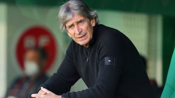 Manuel Pellegrini enciende la polémica con el Betis: "No sé si un tubo de plástico..."