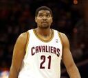 Bynum seguirá apartado de los Cavs aunque reciba el salario