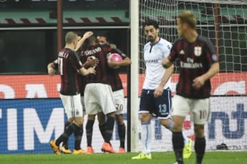 Bacca salvó al Milan frente a Lazio. Fue empate 1-1.