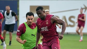 Carlos Cuesta llega a Brasil