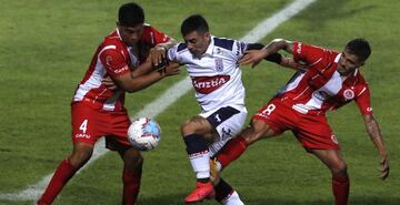 Ricardo Fuenzalida con la camiseta de Deportes Melipilla en 2020. Este 2021 defendió a Santa Cruz y ahora es jugador libre.