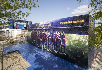 Ya están preparadas las Fan zones del Sevilla y Barça