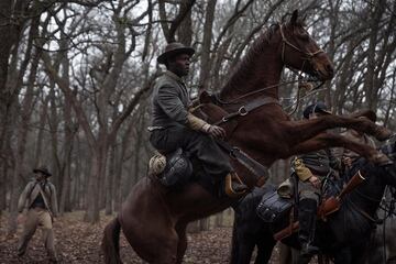 Lawmen: Bass Reeves’