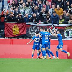 Identifican a siete aficionados del Burgos tras el lanzamiento de objetos en el derbi