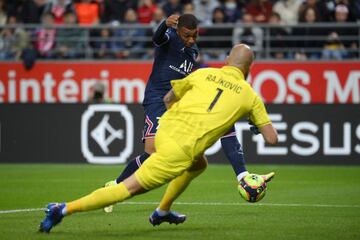 MBappé también anotó el 0-2.