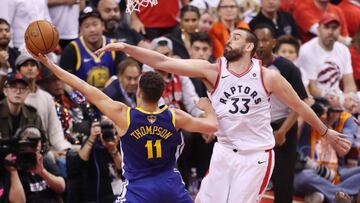 TORONTO, ONTARIO - JUNE 10: Marc Gasol #33 of the Toronto Raptors attempts to block a shot from Klay Thompson #11 of the Golden State Warriors in the first half during Game Five of the 2019 NBA Finals at Scotiabank Arena on June 10, 2019 in Toronto, Canada. NOTE TO USER: User expressly acknowledges and agrees that, by downloading and or using this photograph, User is consenting to the terms and conditions of the Getty Images License Agreement.   Claus Andersen/Getty Images/AFP
 == FOR NEWSPAPERS, INTERNET, TELCOS &amp; TELEVISION USE ONLY ==