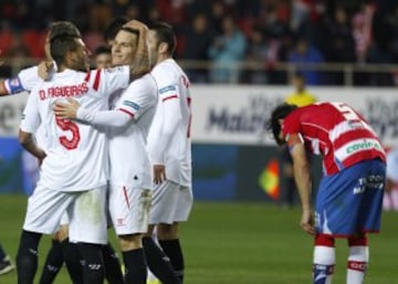 3-0. Gameiro celebró el tercer tanto con sus compañeros.