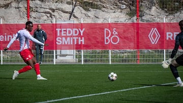 Folarin Balogun se despachó un hat trick en su regreso con el Mónaco.