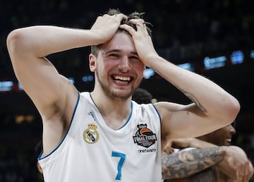 Lo que promet¨ªa en el Real Madrid se est¨¢ cumpliendo en Dallas Mavericks. Podemos estar ante el potencial mejor jugador europeo de la historia que, a pesar de dejar el Viejo Continente con 19 a?os, le dio tiempo a ganarlo todo. Tambi¨¦n en el plano individual. En 2018 se convirti¨® en el MVP m¨¢s joven de la historia de las Final Four. 16 puntos y 7 rebotes al CSKA en semifinales; 15 tantos y 4 asistencias al Fenerbah?e en la final.