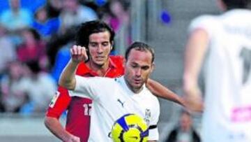 <b>SEGURO DE VIDA. </b>Aún sin estar en racha, Nino siempre intimida a los rivales y protagoniza ocasiones.