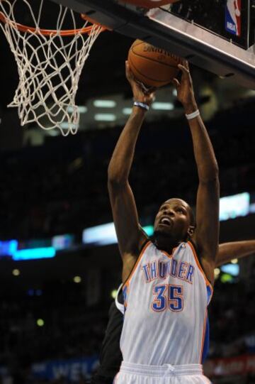 Kevin Durant (35).