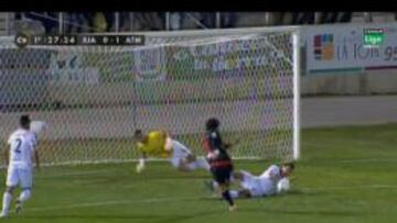 El momento en el que Dani Torres toca con la mano.